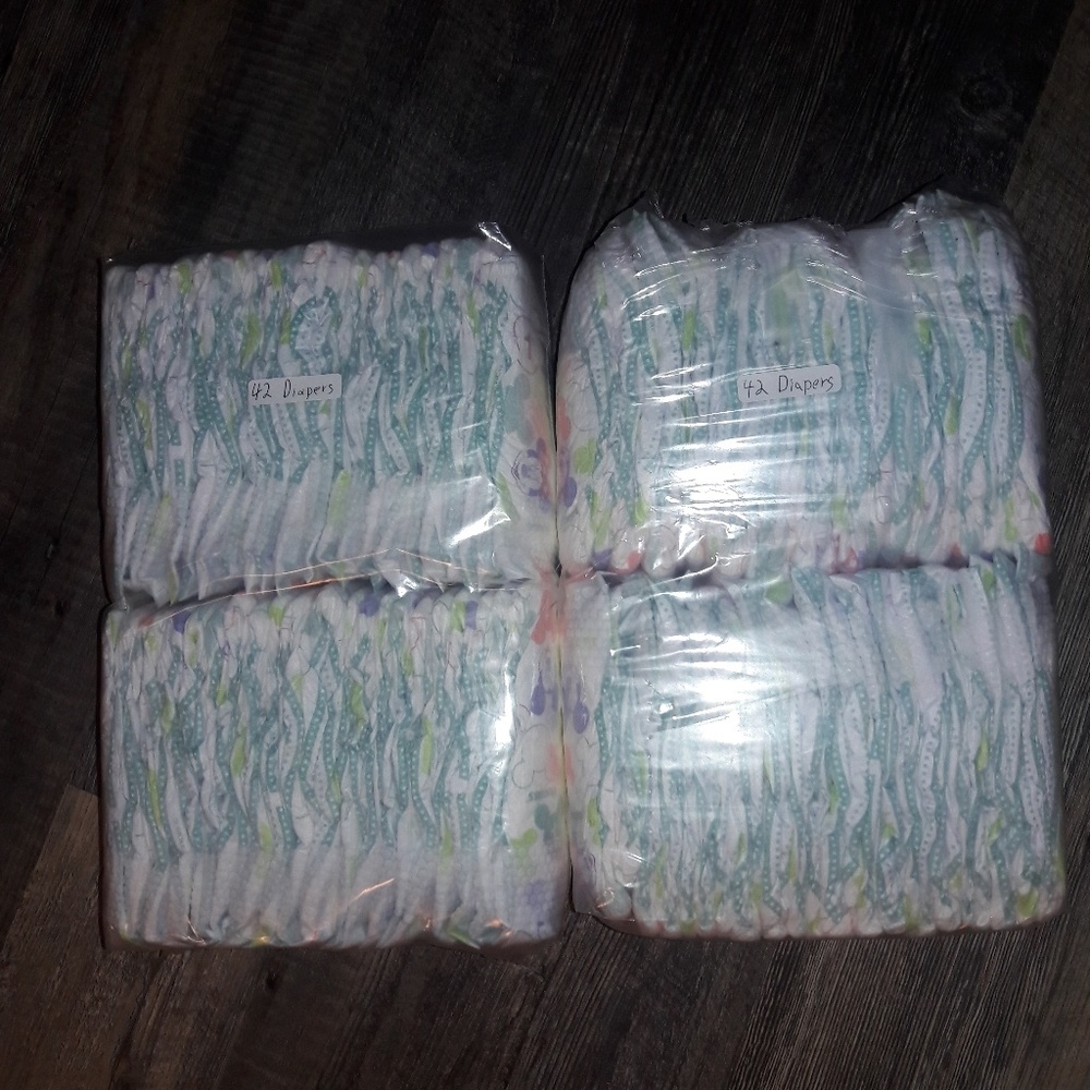 84 Size 1 huggies snug & dry diapers